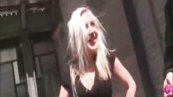 Busty MILF ກໍາລັງໂກງຜົວຂອງນາງກັບຜູ້ຊາຍສີດໍາທີ່ມີຂອງຂວັນ