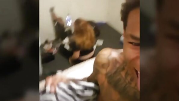 A bimbo milf ກັບ tits huge ໄດ້ fucked ໃນ pussy ຊຸ່ມ ຂອງ ນາງ