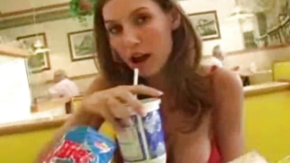 ຄູສອນ MILF ຮ້ອນຖືກ fucked ໃນຕາຕະລາງຂອງນາງຫຼັງຈາກບົດຮຽນທີ່ຍາກ