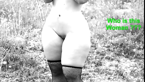 ຜິວເນື້ອສີຂາວຕາມລະດູການ MILF ແລະໄວລຸ້ນ brunette ກະຕຸ້ນ pussies ກັບ toy